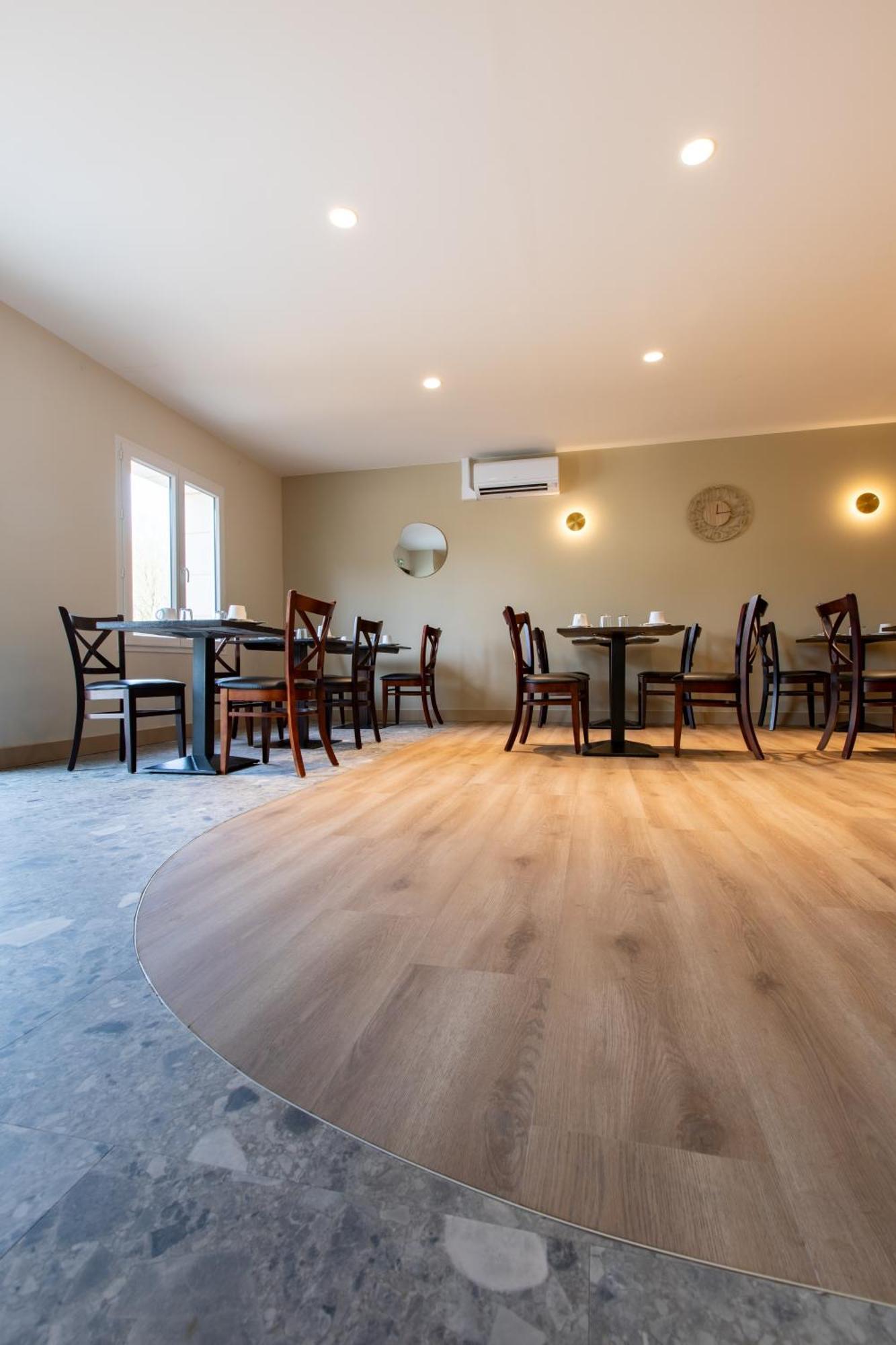 Domaine De La Courbe Hotel & Spa 勒吕德 外观 照片