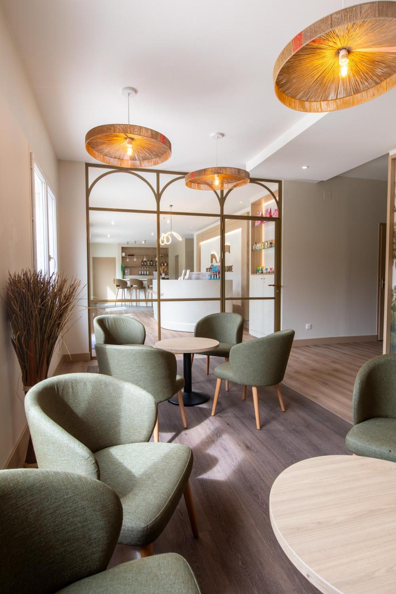 Domaine De La Courbe Hotel & Spa 勒吕德 外观 照片