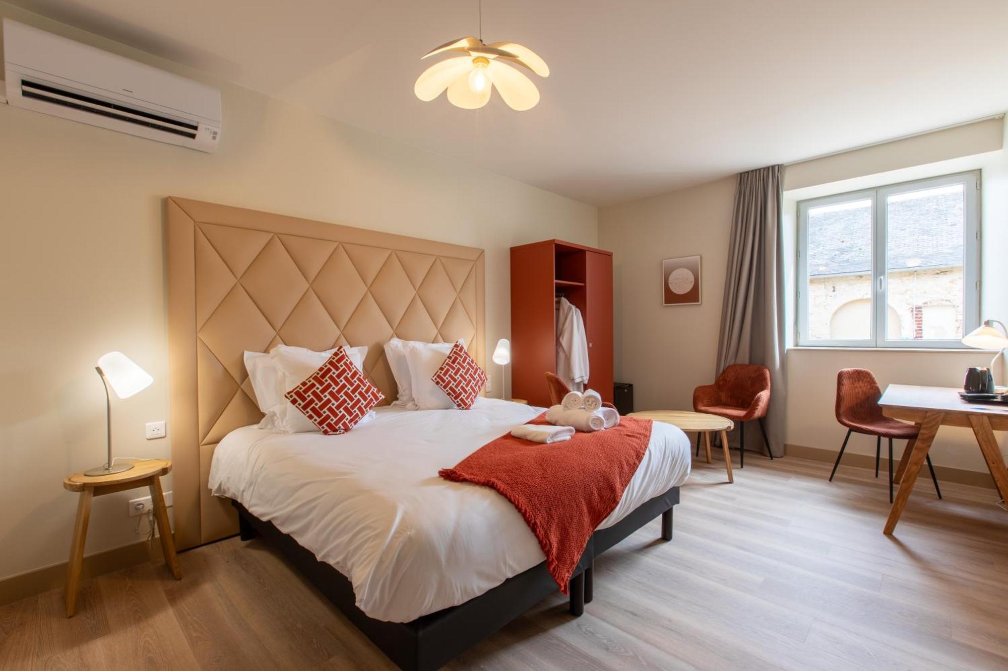 Domaine De La Courbe Hotel & Spa 勒吕德 外观 照片